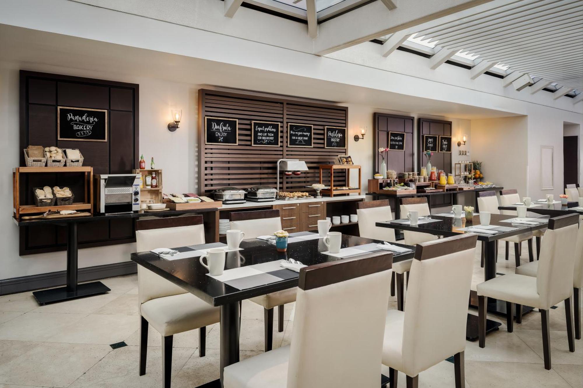 Four Points By Sheraton Santiago — Photos 1